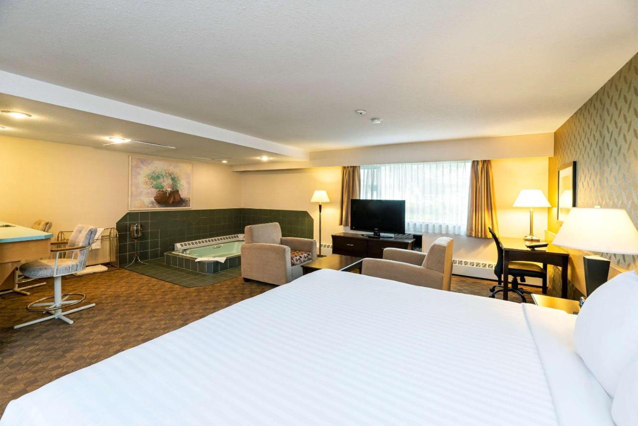 Prestige Riverside Lodge Quesnel Exteriér fotografie